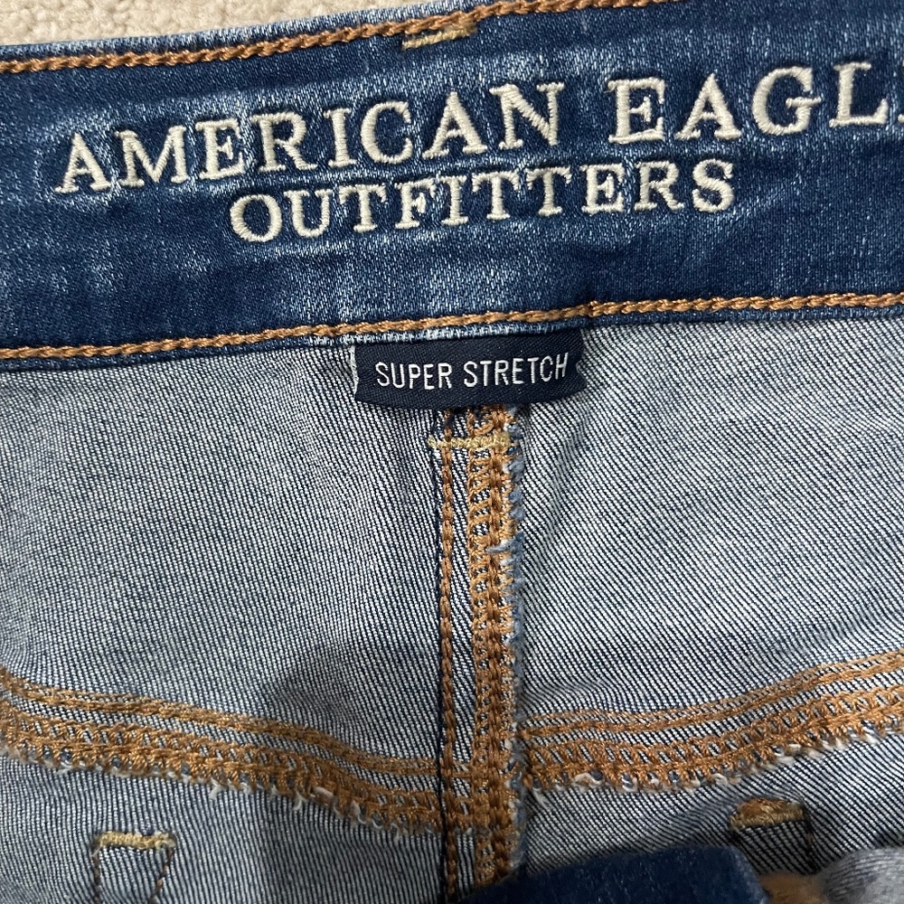 Size 10 shortie super stretch short with distressing - Picture 3 of 4